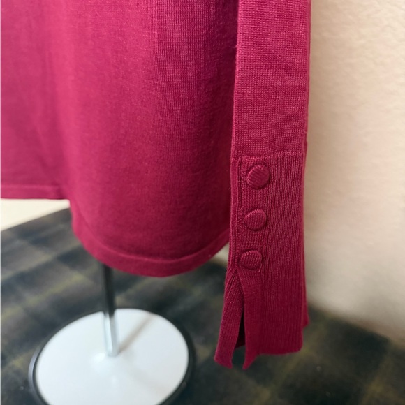 4/$15 Chico's Rich Red Long Sleeve Top - Picture 4 of 6